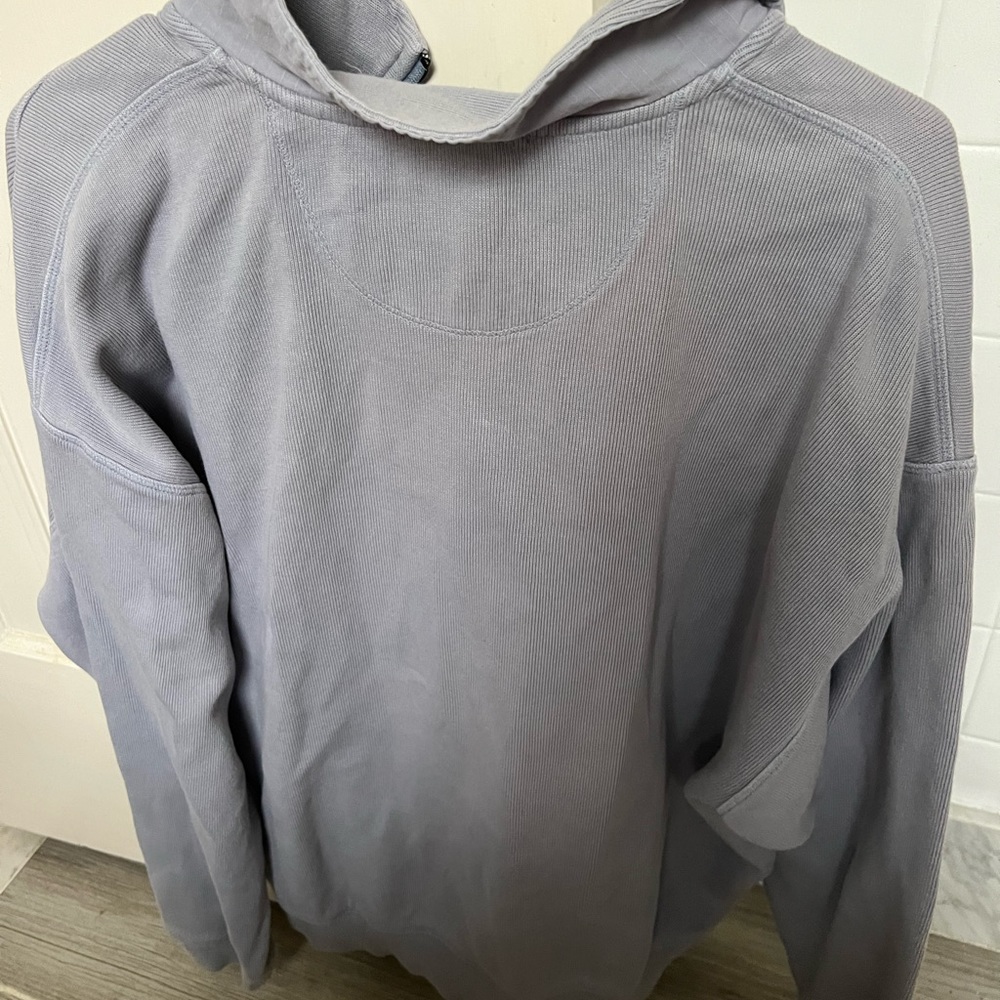 Tommy Bahama size large relax sweatshirt